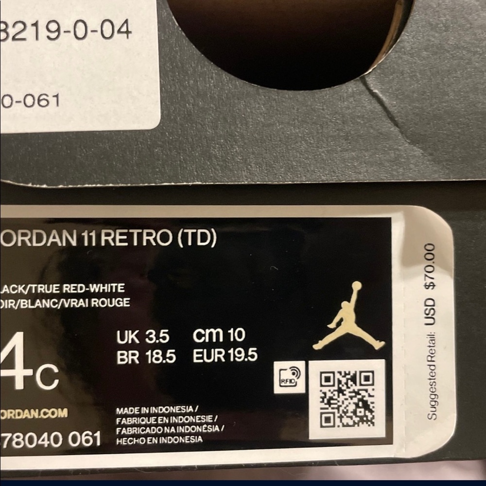 Lightly used retro jordan 11 infant size 4c.
